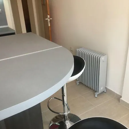 Stylish Spacious Flat Apartment *