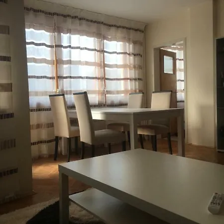 Apartament Stylish Spacious Flat