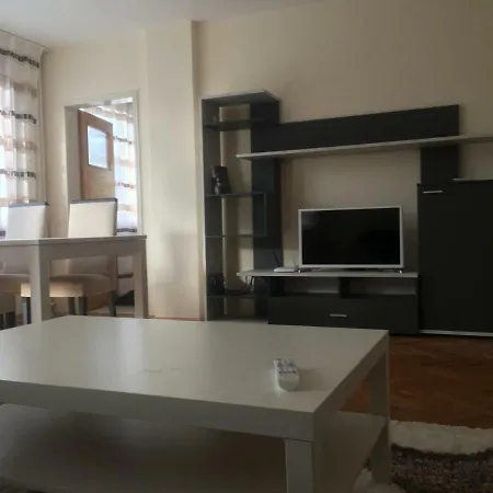 Stylish Spacious Flat アパート