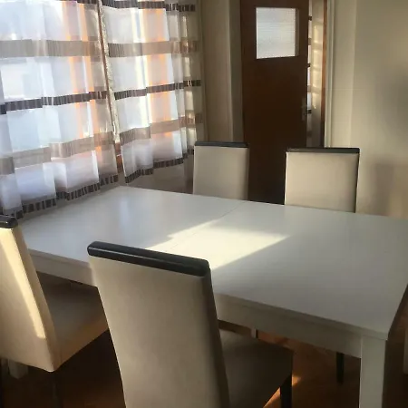Lägenhet Stylish Spacious Flat